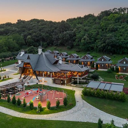 Etno Naselje Vrdnicka Kula Otel Vrdnik Dış mekan fotoğraf