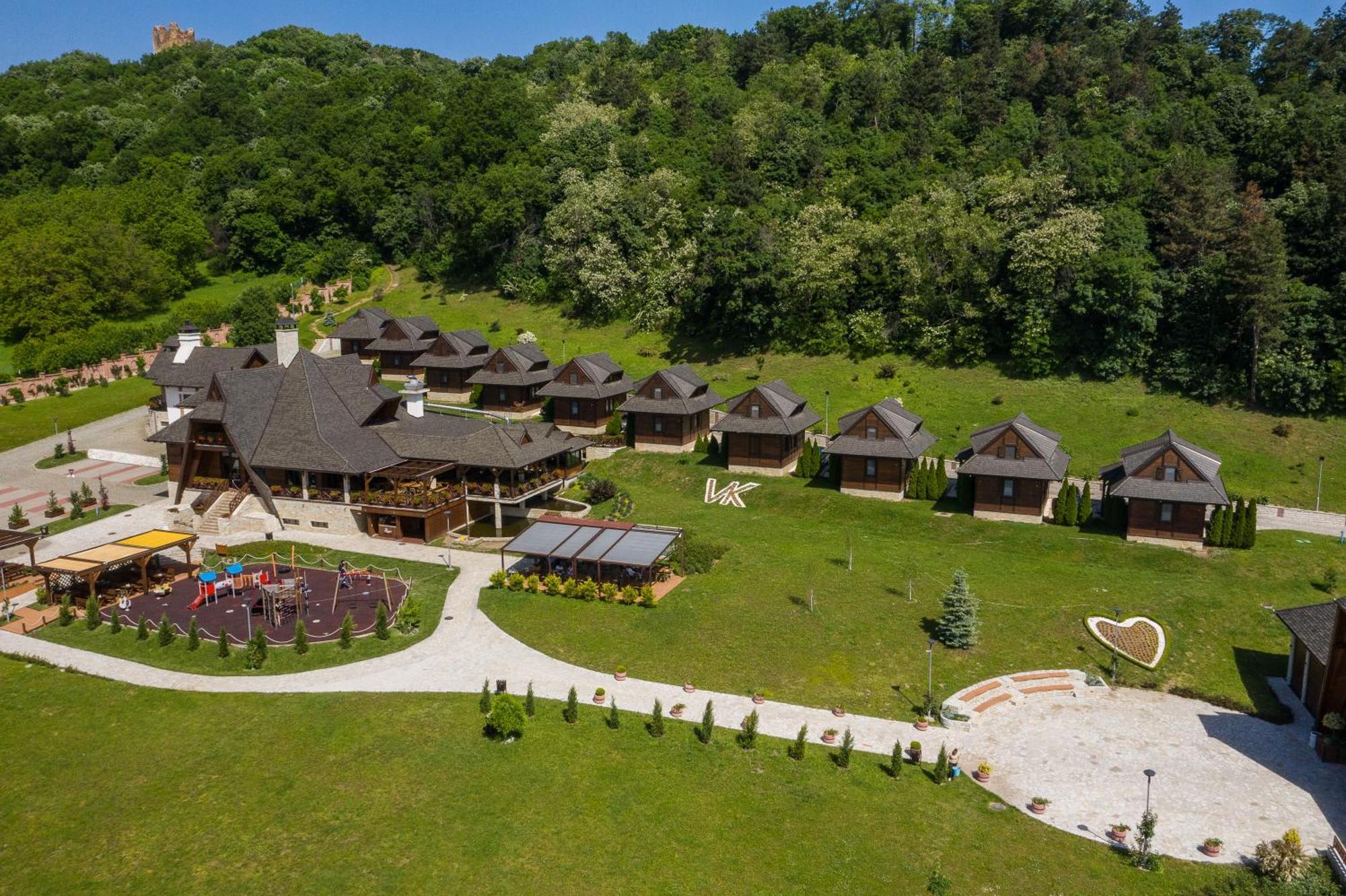 Etno Naselje Vrdnicka Kula Otel Vrdnik Dış mekan fotoğraf